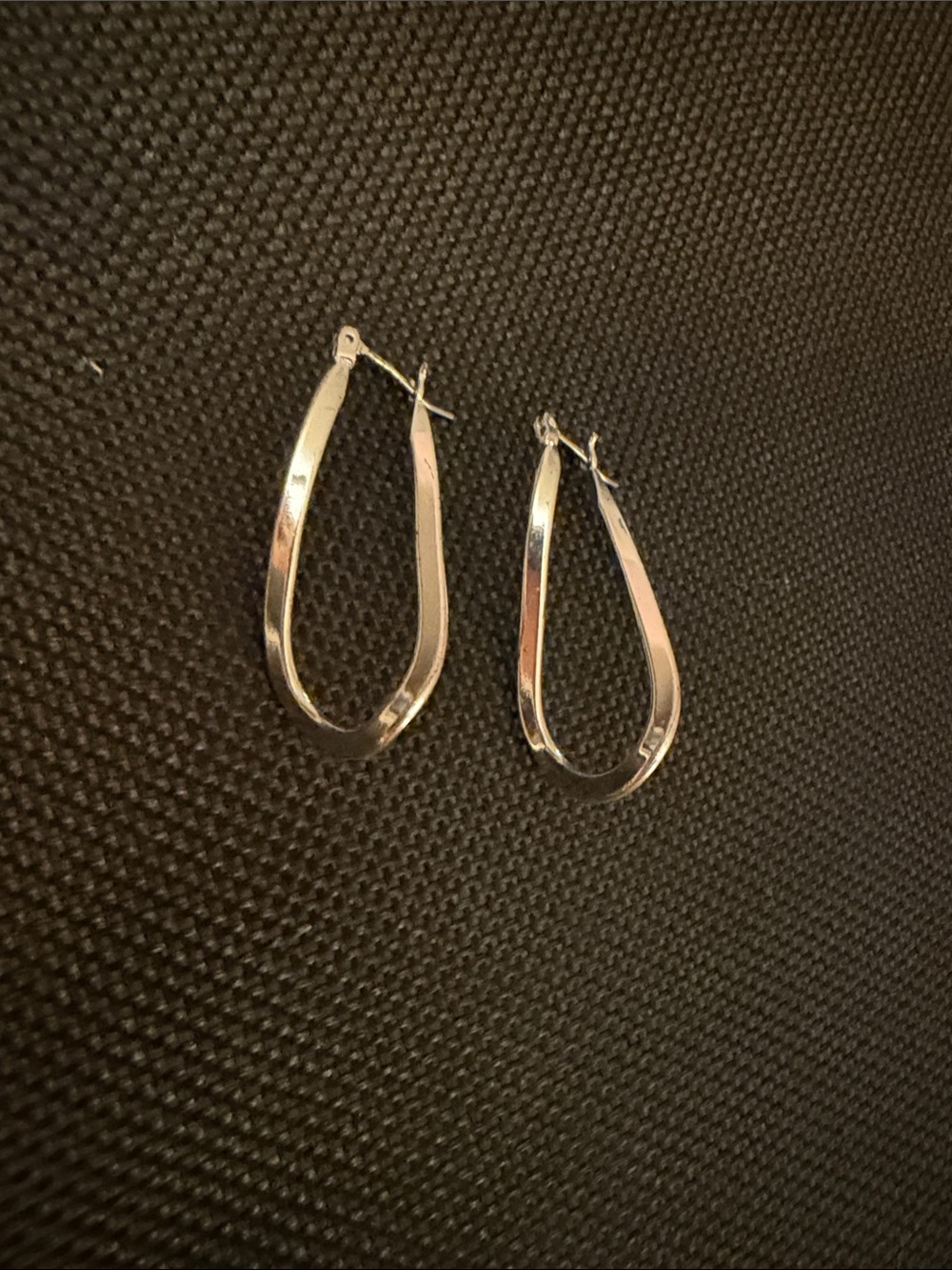 Source Unknown Shiny Silver Twist Teardrop Hoop Earrings - Silver